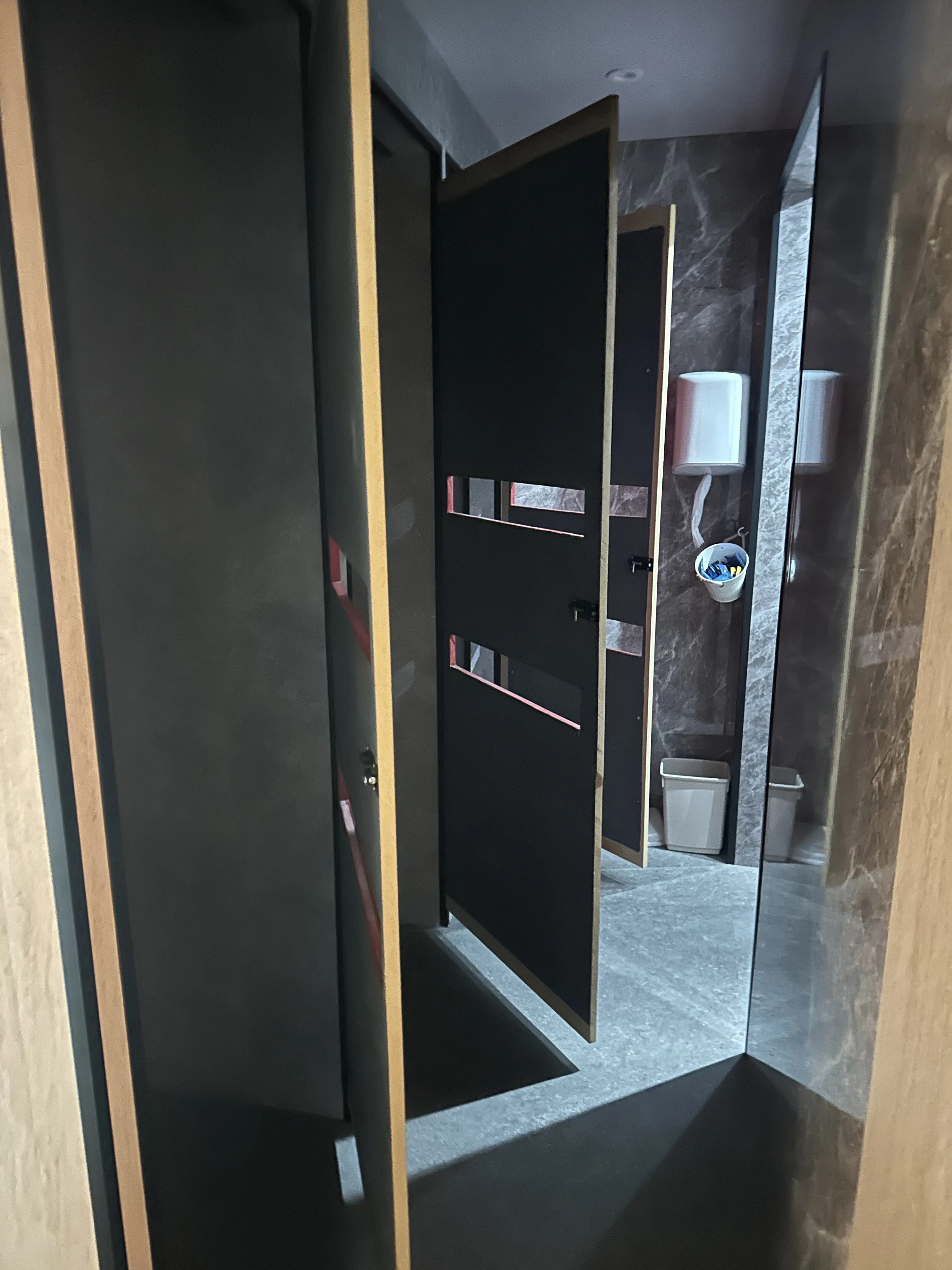 Private room corridor and facilities